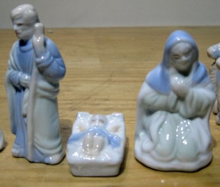 NACIMIENTO-BELEN-PORCELANA-MINIATURA-17-PIEZAS-8CM